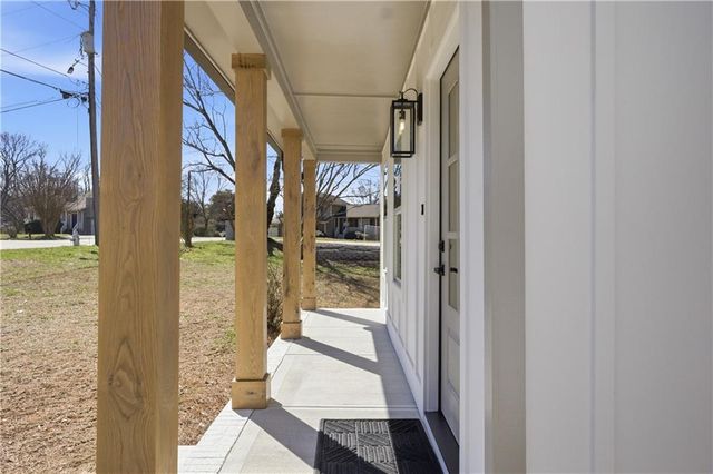 1421 WILLOW BEND DR, Snellville, GA 30078