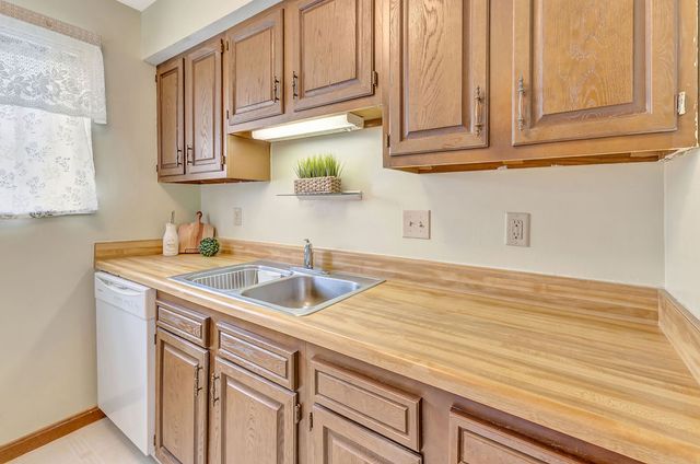 7832 Betsy Ross Circle, Washington Twp, OH 45459