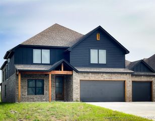 2402 E Northampton Street, Broken Arrow, OK 74014