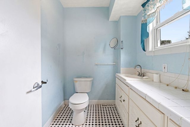 84 River St, Lynn, MA 01905