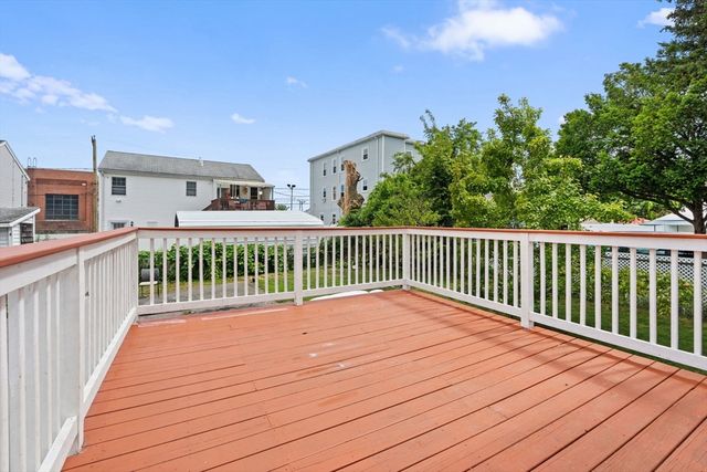 84 River St, Lynn, MA 01905