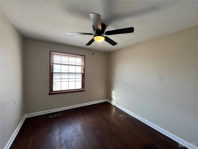 10518 Ewell Drive, St Louis, MO 63137