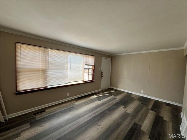 10518 Ewell Drive, St Louis, MO 63137