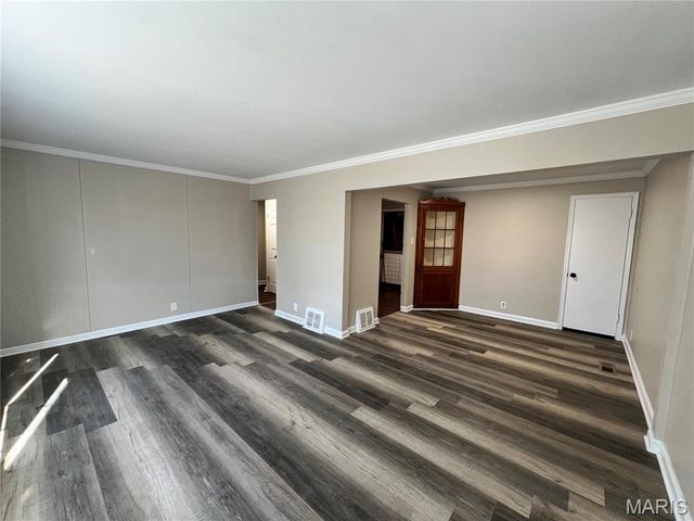 10518 Ewell Drive, St Louis, MO 63137