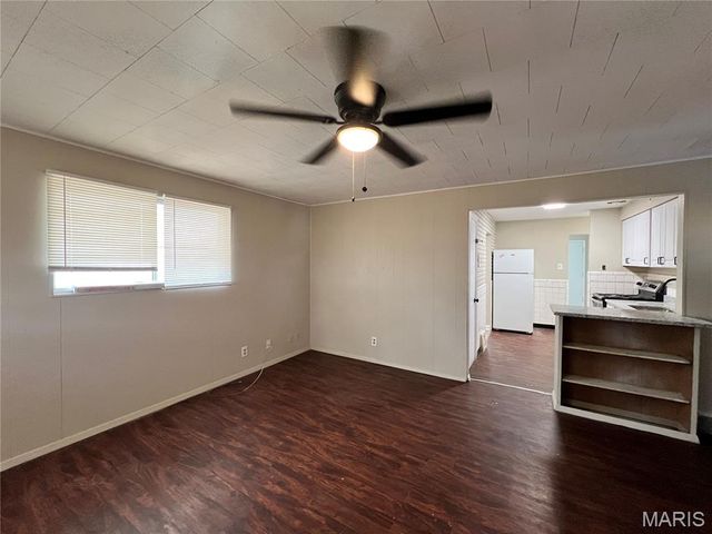 10518 Ewell Drive, St Louis, MO 63137