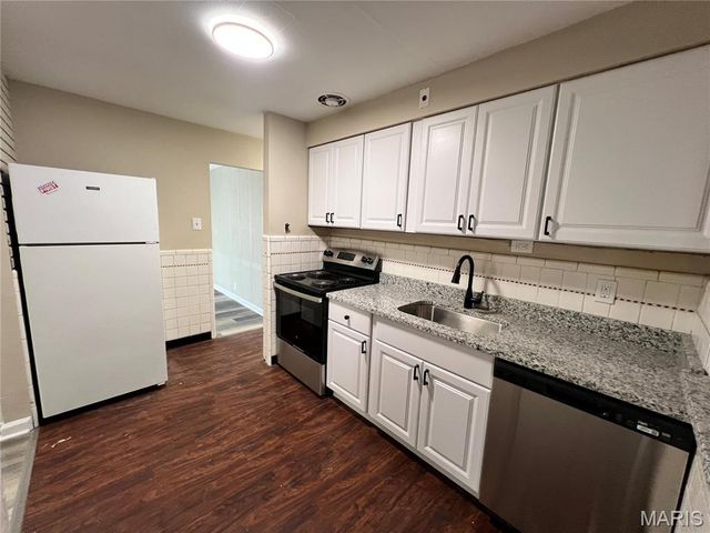 10518 Ewell Drive, St Louis, MO 63137