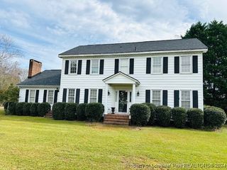 636 N Wilkinson Drive, St Pauls, NC 28384