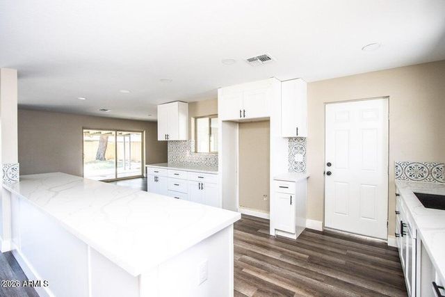 3401 W DIANA Avenue, Phoenix, AZ 85051