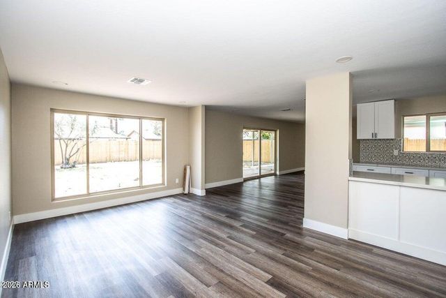 3401 W DIANA Avenue, Phoenix, AZ 85051