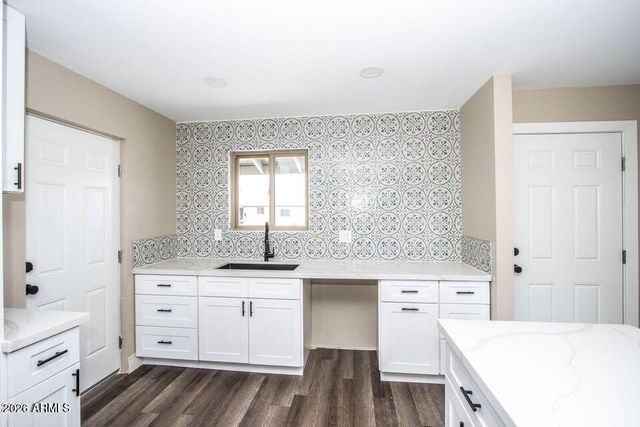 3401 W DIANA Avenue, Phoenix, AZ 85051