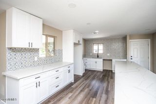 3401 W DIANA Avenue, Phoenix, AZ 85051