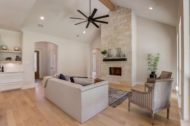 1007 Meadow Wood Terrace, Azle, TX 76020