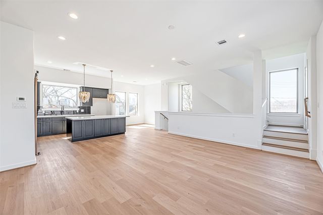 2318 Mills Street, Houston, TX 77026