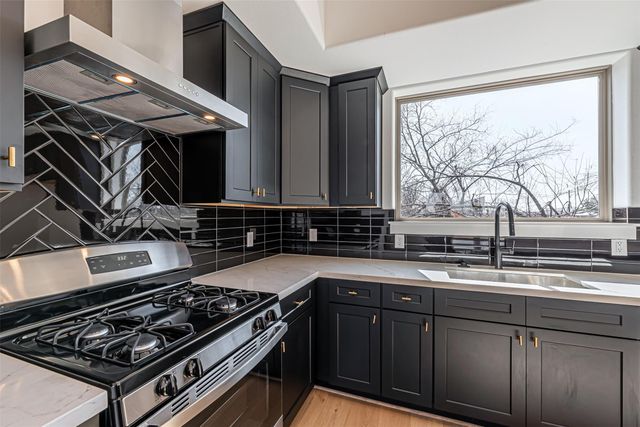 2318 Mills Street, Houston, TX 77026