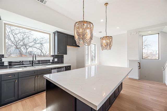 2318 Mills Street, Houston, TX 77026