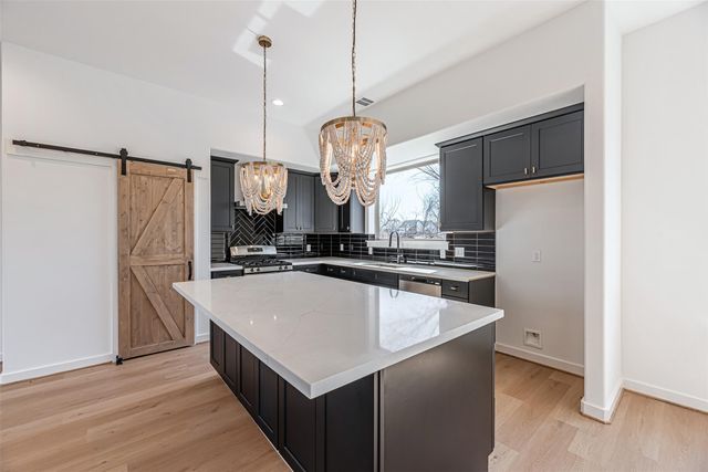 2318 Mills Street, Houston, TX 77026