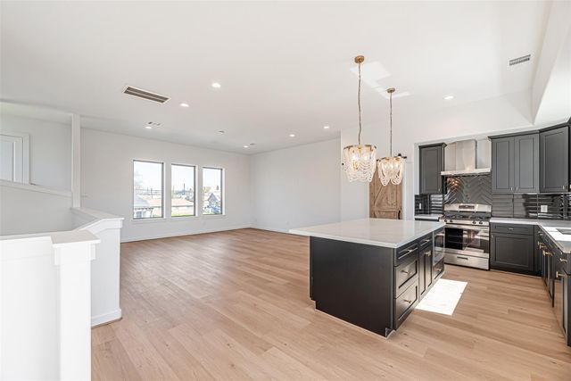 2318 Mills Street, Houston, TX 77026