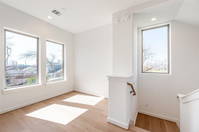 2318 Mills Street, Houston, TX 77026