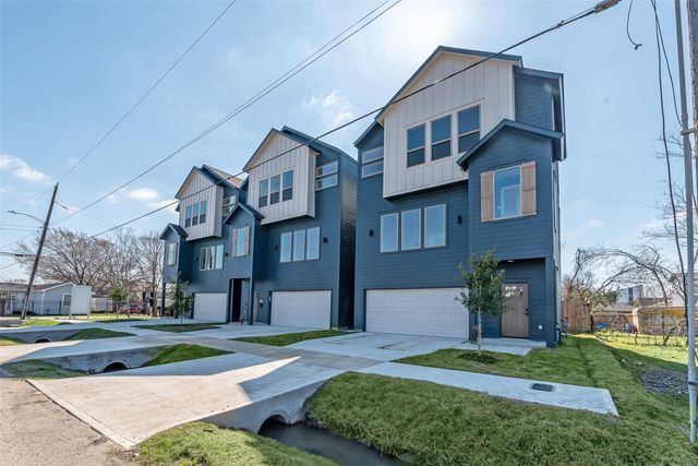 2318 Mills Street, Houston, TX 77026