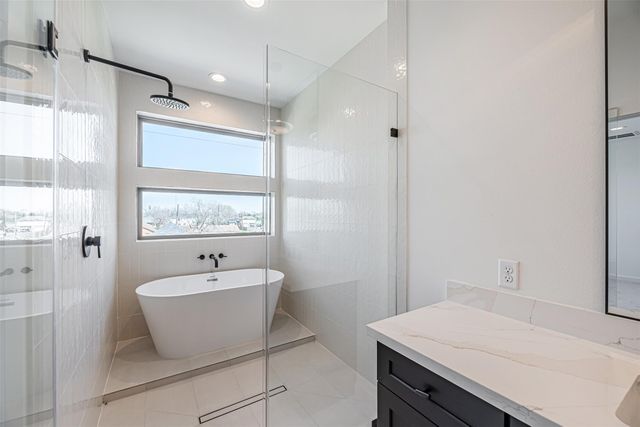 2318 Mills Street, Houston, TX 77026