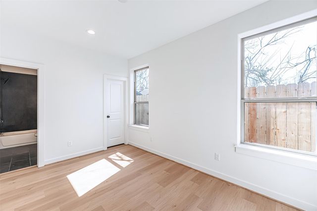 2318 Mills Street, Houston, TX 77026