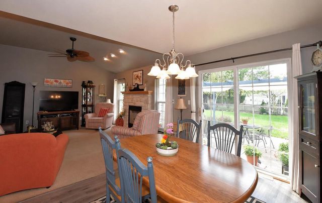 3608 Rivers Crossing DRIVE, Waukesha, WI 53189
