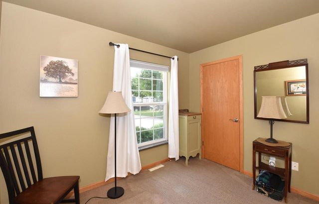 3608 Rivers Crossing DRIVE, Waukesha, WI 53189