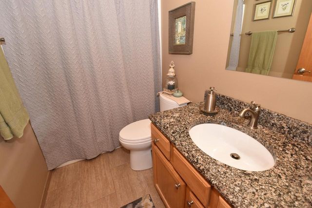 3608 Rivers Crossing DRIVE, Waukesha, WI 53189