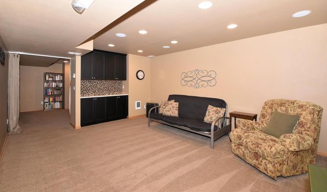 3608 Rivers Crossing DRIVE, Waukesha, WI 53189