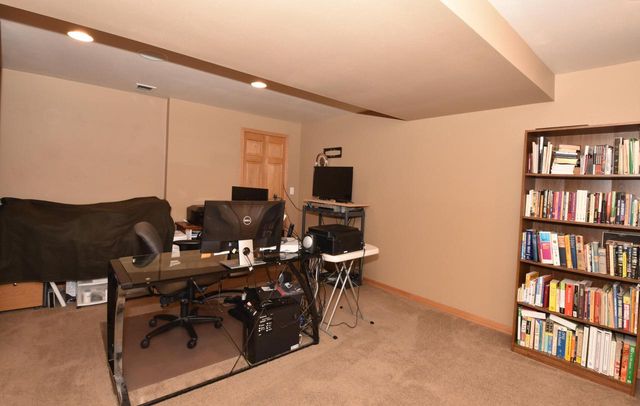 3608 Rivers Crossing DRIVE, Waukesha, WI 53189