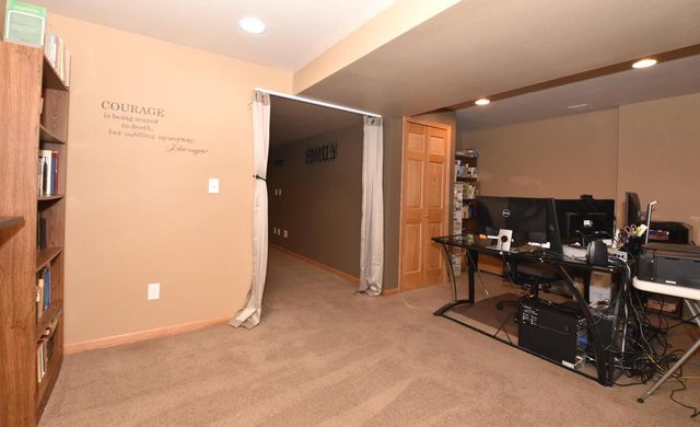 3608 Rivers Crossing DRIVE, Waukesha, WI 53189