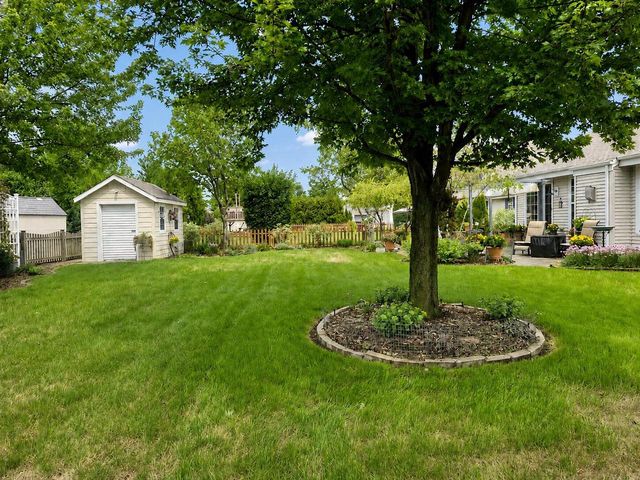 3608 Rivers Crossing DRIVE, Waukesha, WI 53189