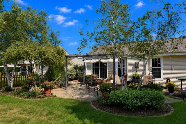 3608 Rivers Crossing DRIVE, Waukesha, WI 53189
