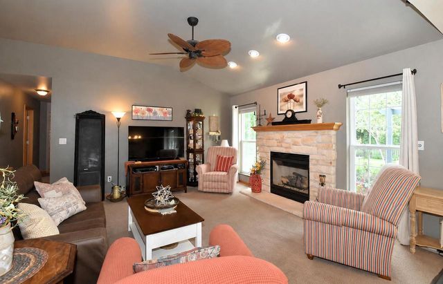 3608 Rivers Crossing DRIVE, Waukesha, WI 53189