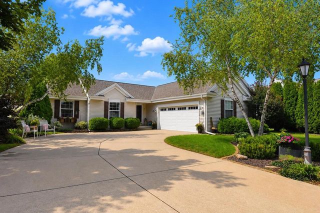 3608 Rivers Crossing DRIVE, Waukesha, WI 53189