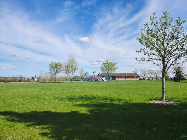 3608 Rivers Crossing DRIVE, Waukesha, WI 53189
