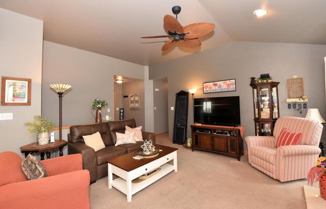 3608 Rivers Crossing DRIVE, Waukesha, WI 53189