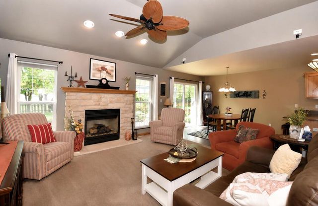 3608 Rivers Crossing DRIVE, Waukesha, WI 53189
