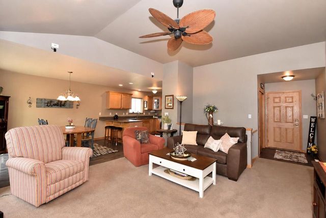 3608 Rivers Crossing DRIVE, Waukesha, WI 53189