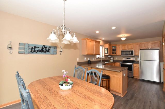 3608 Rivers Crossing DRIVE, Waukesha, WI 53189