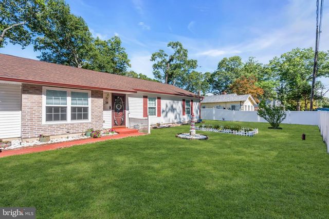 28 GERANIUM ST, Browns Mills, NJ 08015