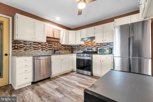 28 GERANIUM ST, Browns Mills, NJ 08015
