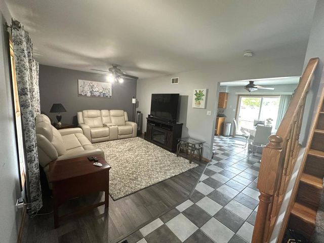 7005 MANCHESTER Drive, Plainfield, IL 60544