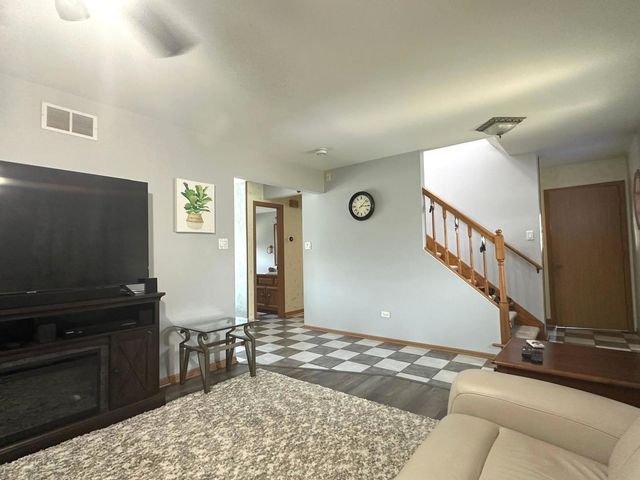 7005 MANCHESTER Drive, Plainfield, IL 60544
