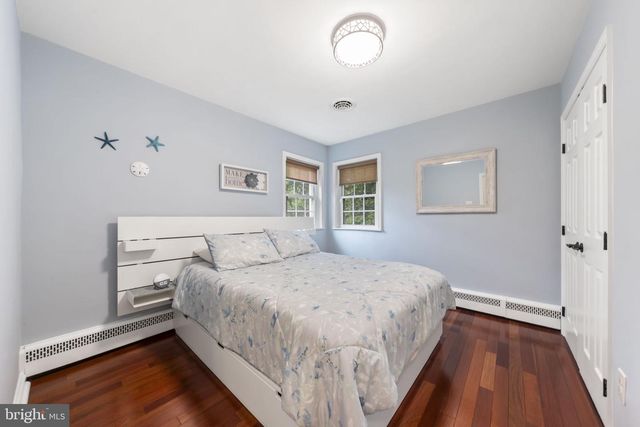 1154 OLD LANCASTER RD, Berwyn, PA 19312
