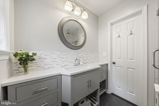 1154 OLD LANCASTER RD, Berwyn, PA 19312