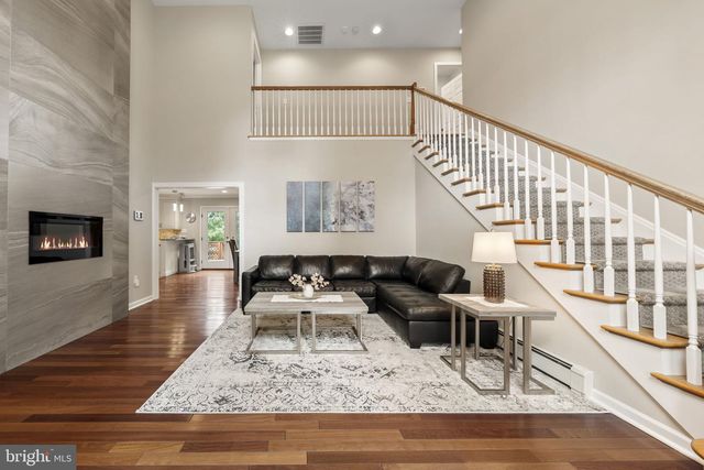 1154 OLD LANCASTER RD, Berwyn, PA 19312