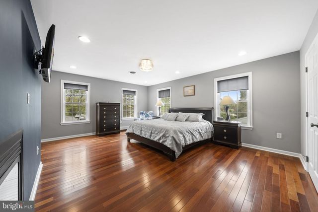 1154 OLD LANCASTER RD, Berwyn, PA 19312