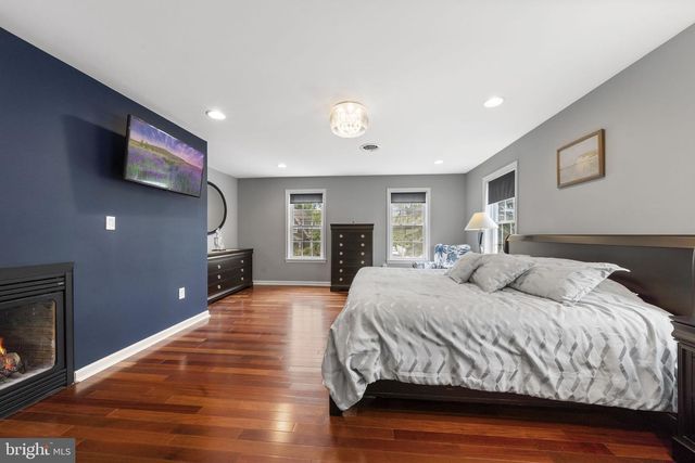 1154 OLD LANCASTER RD, Berwyn, PA 19312