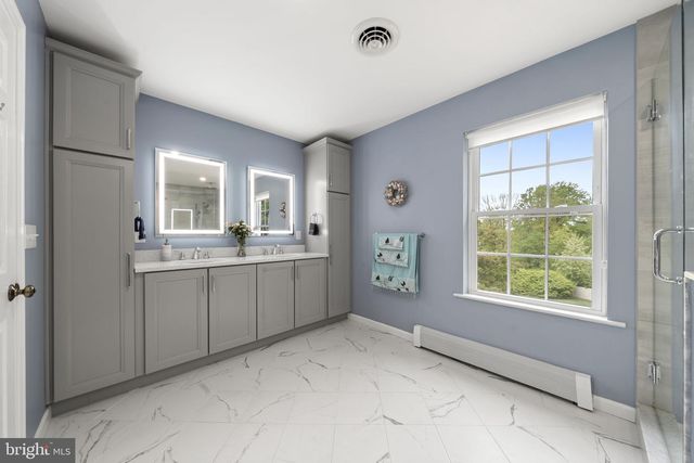 1154 OLD LANCASTER RD, Berwyn, PA 19312
